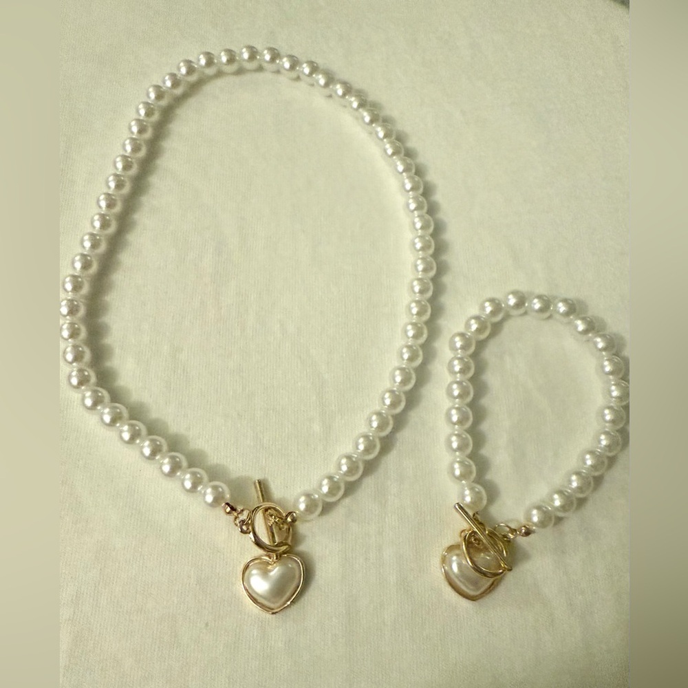 Small Pearl Necklace And Bracelet With Hearts